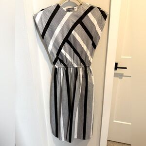 Vintage Size S black and white dress